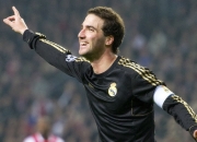 爱游戏世界杯2026-当梅西在东京闪耀时，世界另一端的足球寓言，日本对阵摩洛哥的战术启示