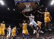 AYX官方直播-年度焦点之战之夜，巴雷拉攻防两端的绝对统治