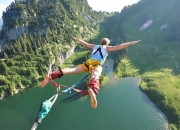 爱游戏体育-布伦森爆发撕裂防线，马刺精妙战术全面压制76人