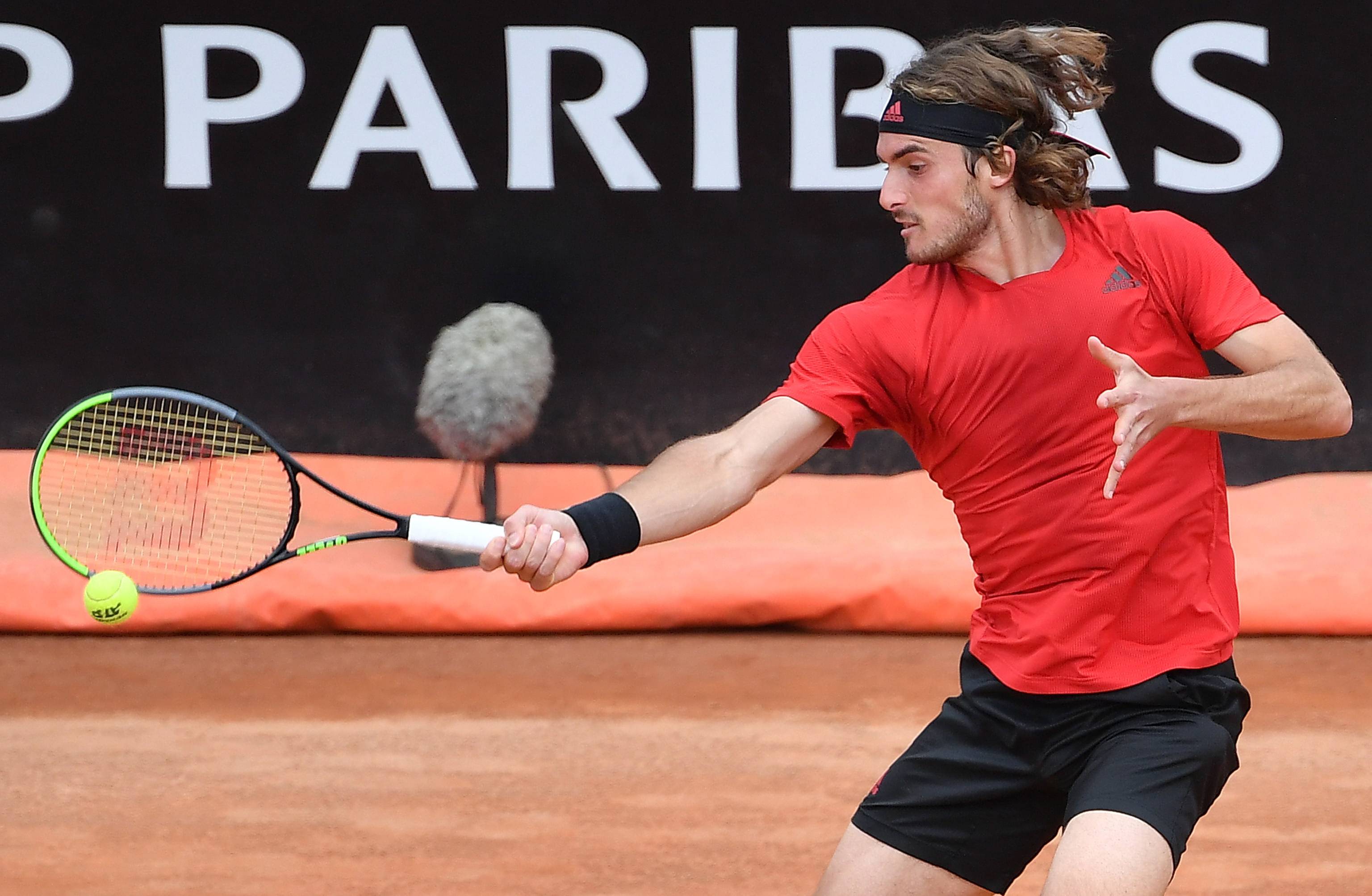 日本网球队横扫德国网球队，西西帕斯统治全场