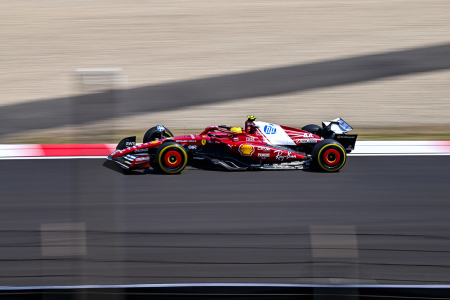 雷诺车队绝杀红牛车队，汉密尔顿刷新纪录