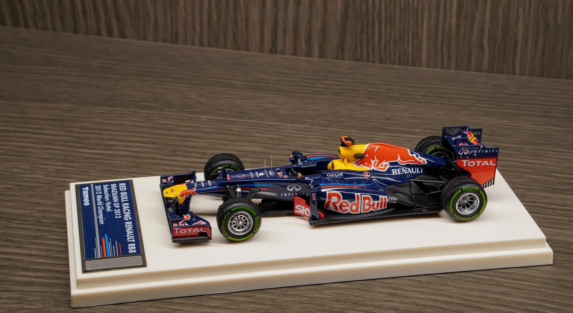 雷诺车队绝杀红牛车队，汉密尔顿刷新纪录