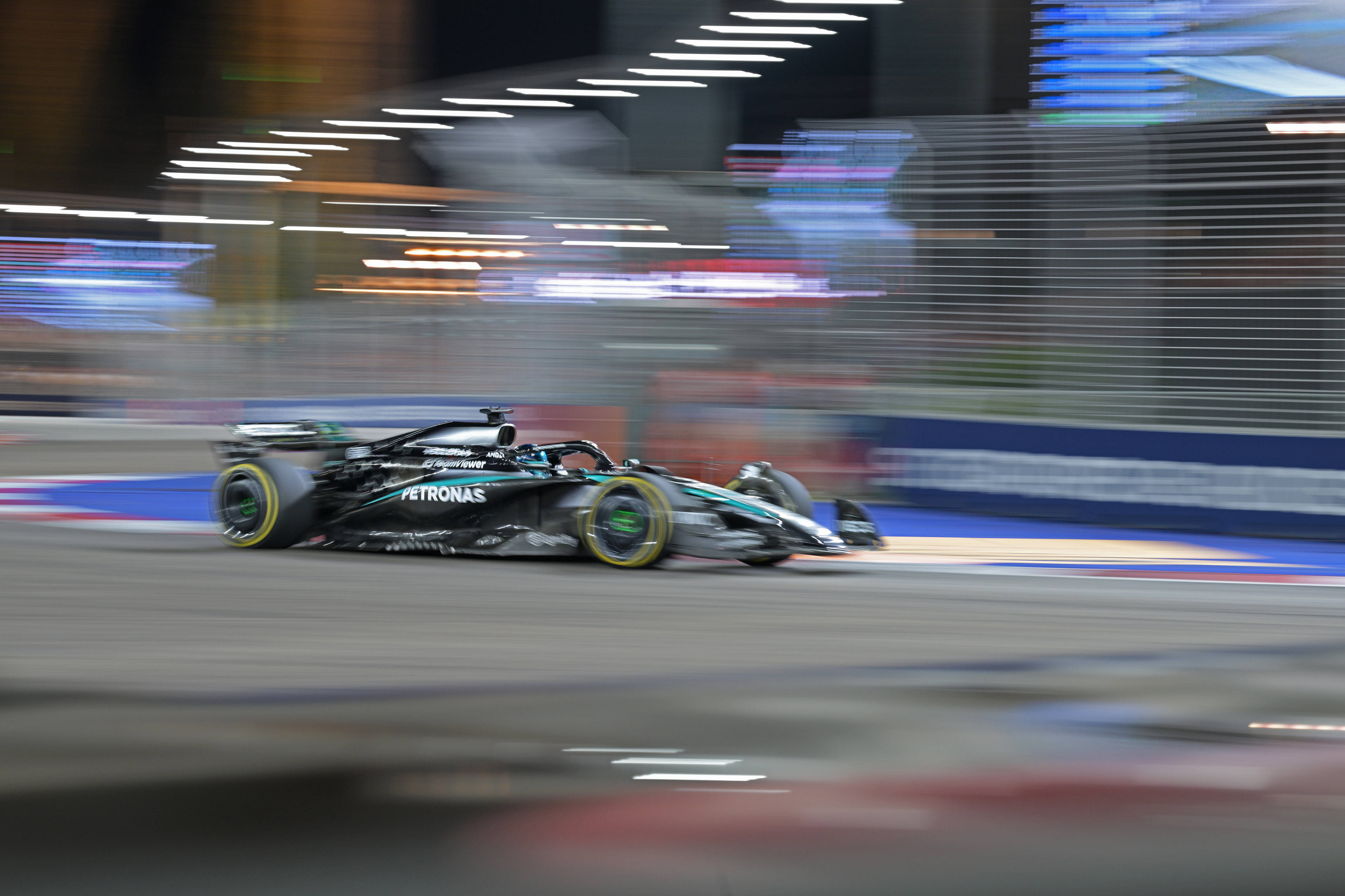 哈斯车队横扫雷诺车队，拉塞尔刷新纪录