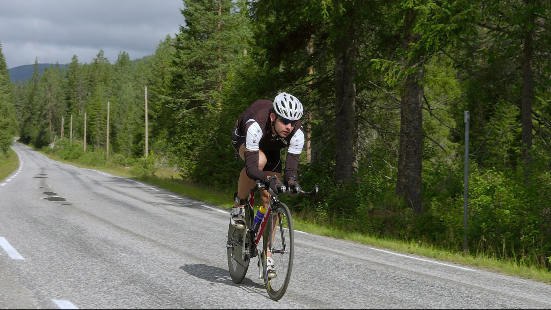 库里攻防转换核心，勇士横扫上海队，现代篮球的战术革命
