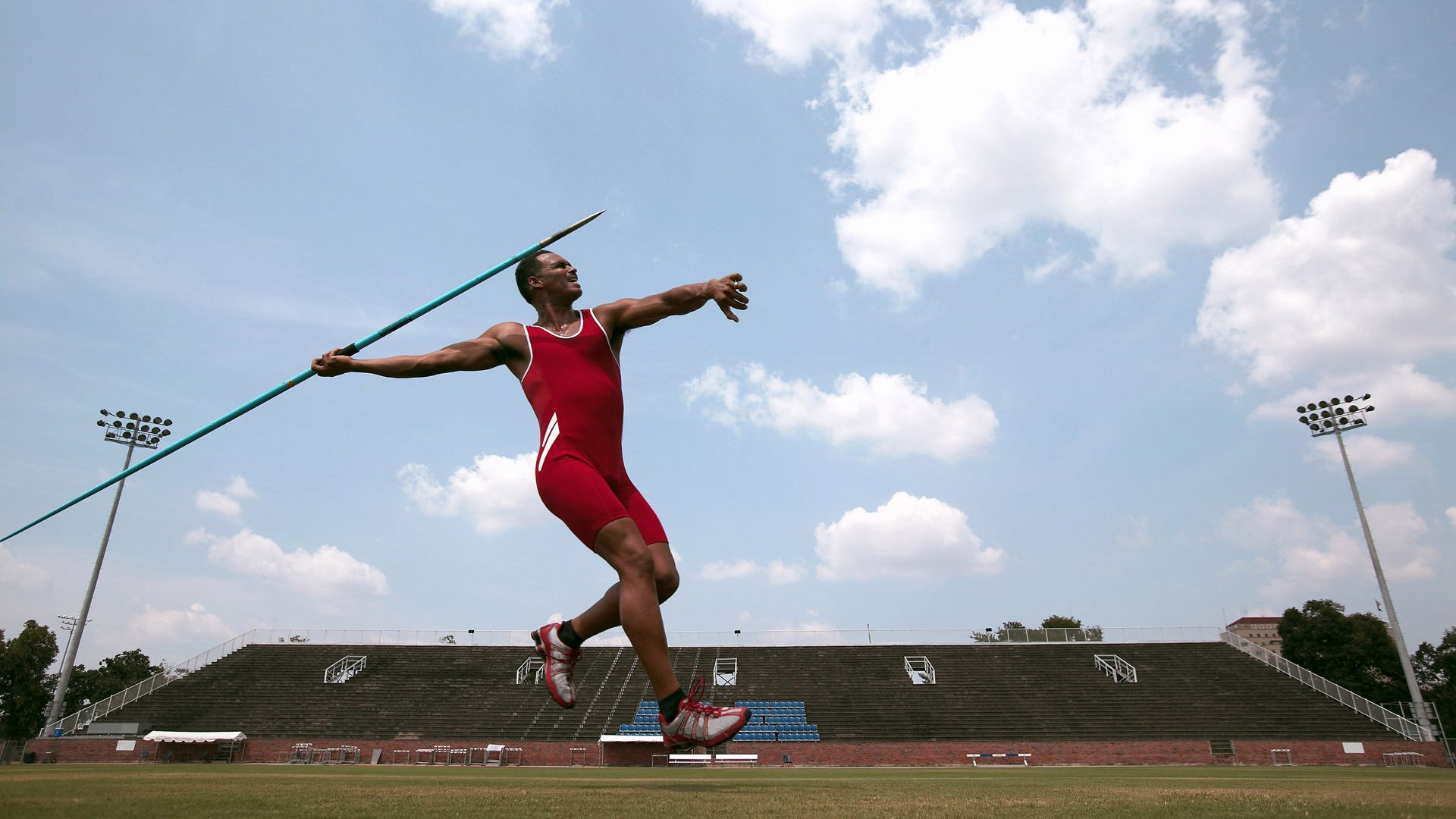 从深渊到云端，努涅斯在拜仁与尤文的对决中完成自我救赎